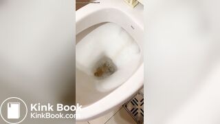 Girl pooping - video 321