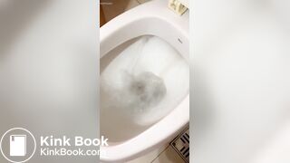Girl pooping - video 321