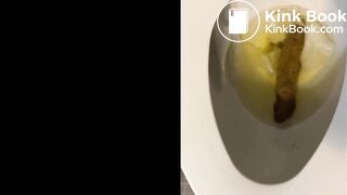 Girl pooping - video 806