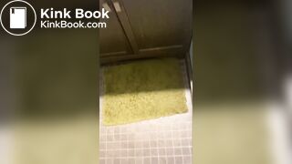 Girl pooping - video 806