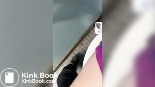 Girl pooping - video 806