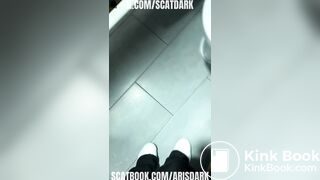 Making friends at the public toilet