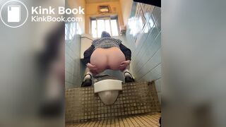 Japanese Girl Soft Pooping