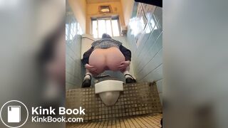 Japanese Girl Soft Pooping
