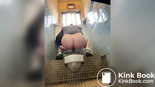 Japanese Girl Soft Pooping