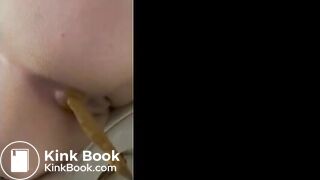 girl pissing and pooping in the Toilette - video 24