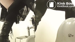 Japanese woman's toilet scene - video 924