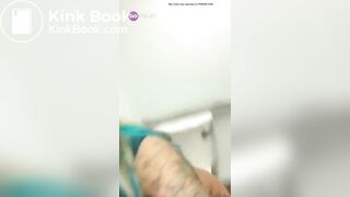 девушка какает на унитазе5