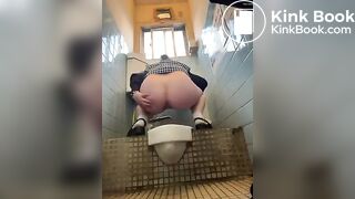 Japanese Pooping Selfie