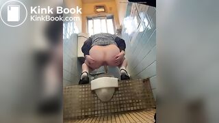 Japanese Pooping Selfie