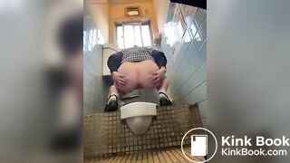 Japanese Pooping Selfie