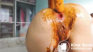 Beautiful scat girl - video 6