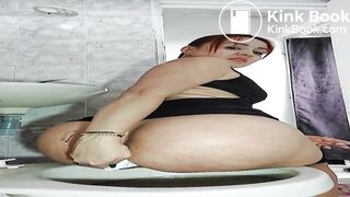 woman smoking while pooping
