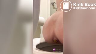 perfect body pooping on the toilet