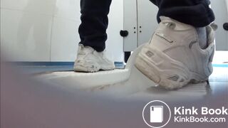 中国高中生尿尿