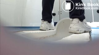 中国高中生尿尿