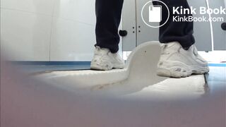 中国高中生尿尿