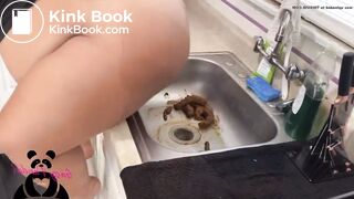 Pregnant Ebony BBW big shit in sink