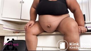 Pregnant Ebony BBW big shit in sink