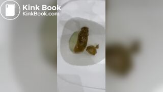 Girl pooping on toilet - video 411