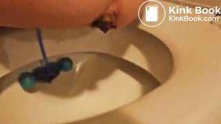 Pooping girl 1 - video 5
