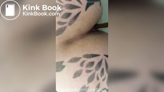 Girl pooping on toilet - video 414