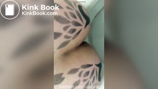 Girl pooping on toilet - video 414