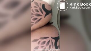 Girl pooping on toilet - video 414