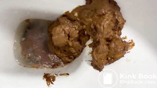 Girl Pooping - video 77
