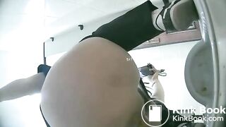 她无法忍受腹泻