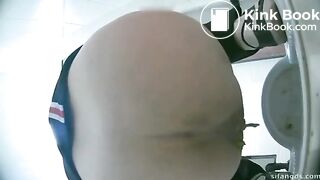她无法忍受腹泻