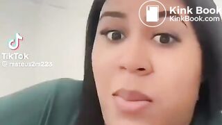 Brazilian woman urgently diarrhea on work toilet