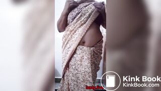 Desi girl shitting - video 6