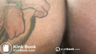 black woman shows her ass while pooping - video 3
