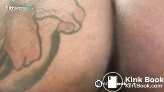 black woman shows her ass while pooping - video 3