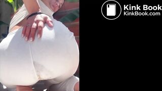 Girl Turns her White Leggings Brown