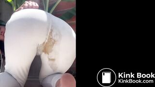 Girl Turns her White Leggings Brown