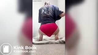 Shit in Red Panties - video 2