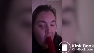 Shit pig clenaing dirty dildo