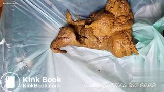 Rubbing her Pussy and Pooping