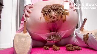 Girl in cute pink panty shitting herself