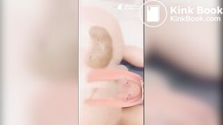 Girl pooping - video 214