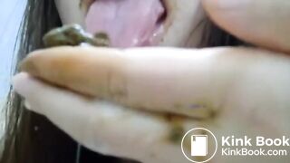 Beauty tits girl poop and eat