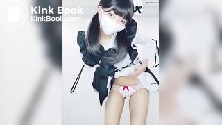 The smelly poop of a cute maid
