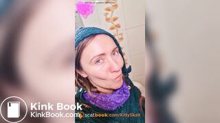 Pooping - video 701