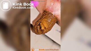 Pooping - video 701
