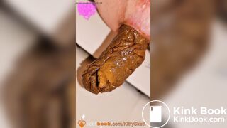 Pooping - video 701