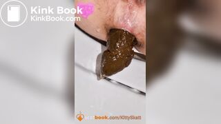 Pooping - video 701