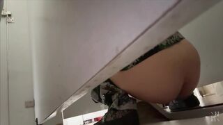 Toilet Peeping69