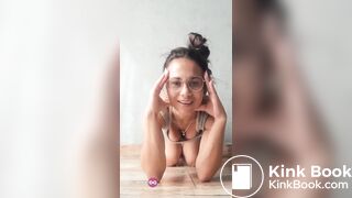 Gostosa cagando mole